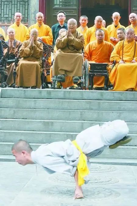 2009年4月，星云长老率领弘法团参访嵩山少林寺.jpg