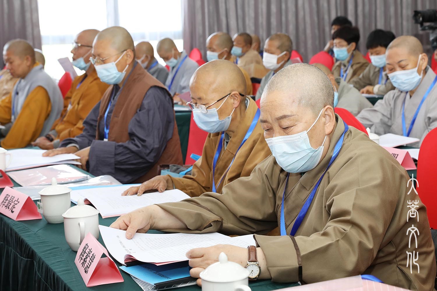 2022年12月17日，松滋市佛教协会举行理事（扩大）会议，重点学习习近平新时代中国特色社会主义思想和党的二十大精神.jpg